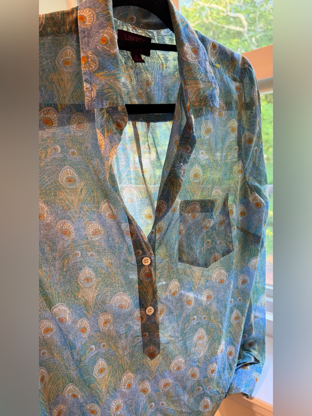 J. Crew Light Blue Peacock-Print Button-Down Cotton/Silk Shirt. Size 6 - Picture 9 of 10